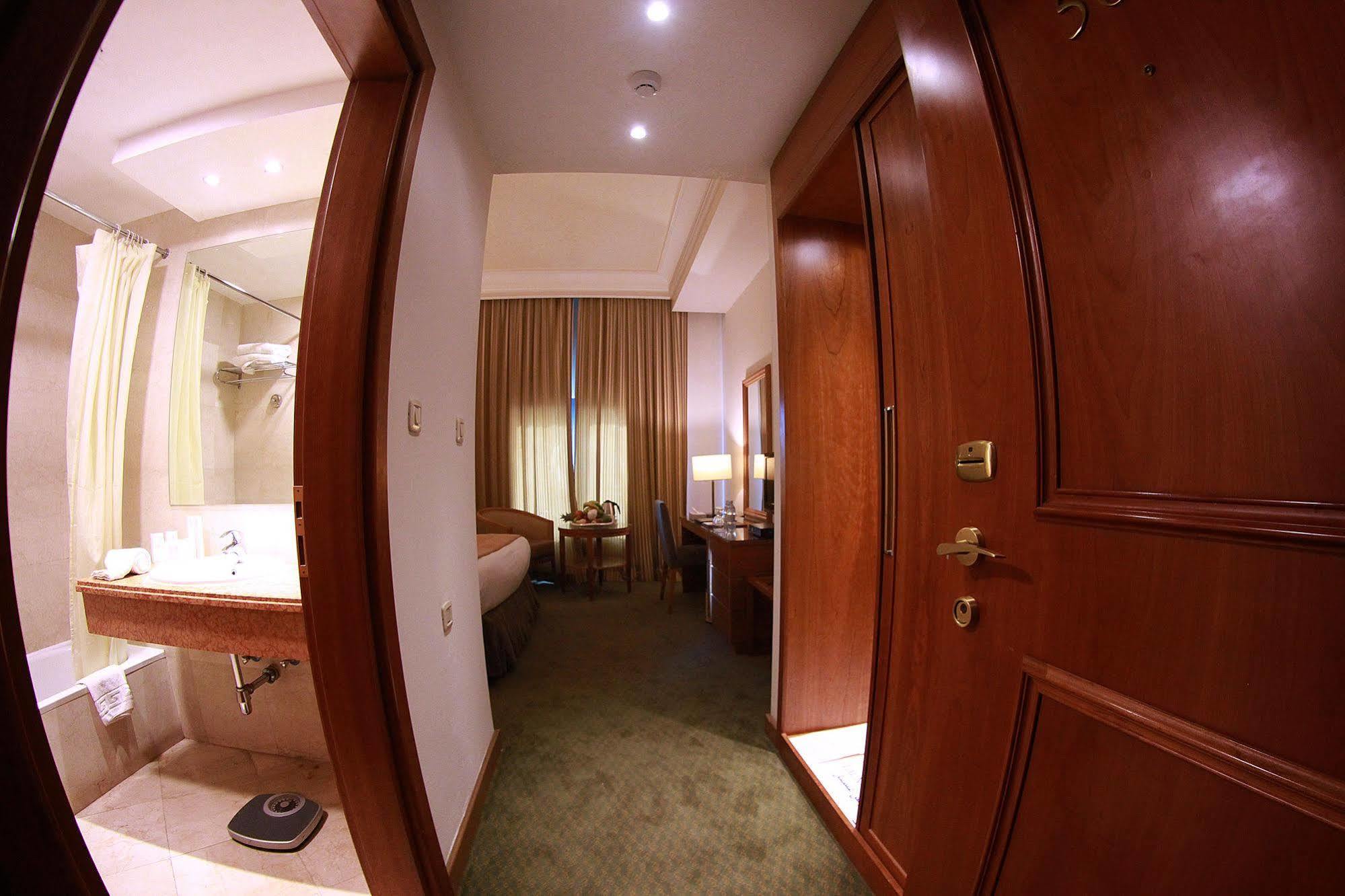 Sadeen Amman Hotel Esterno foto
